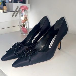 MANOLO BLAHNIK | Black Satin pointed toe heels beading embellished | Sz 36
